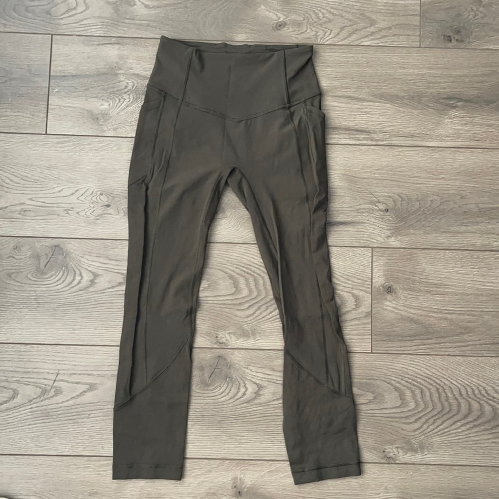 Lululemon leggings size 4